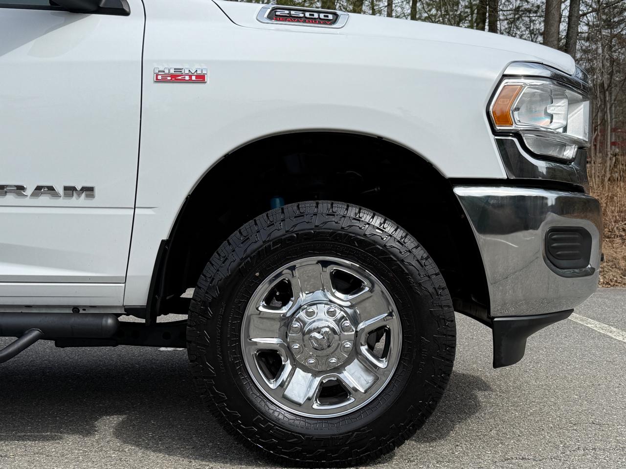 RAM 2500 Tradesman 4x4 Crew Cab 6'4" Box 2021