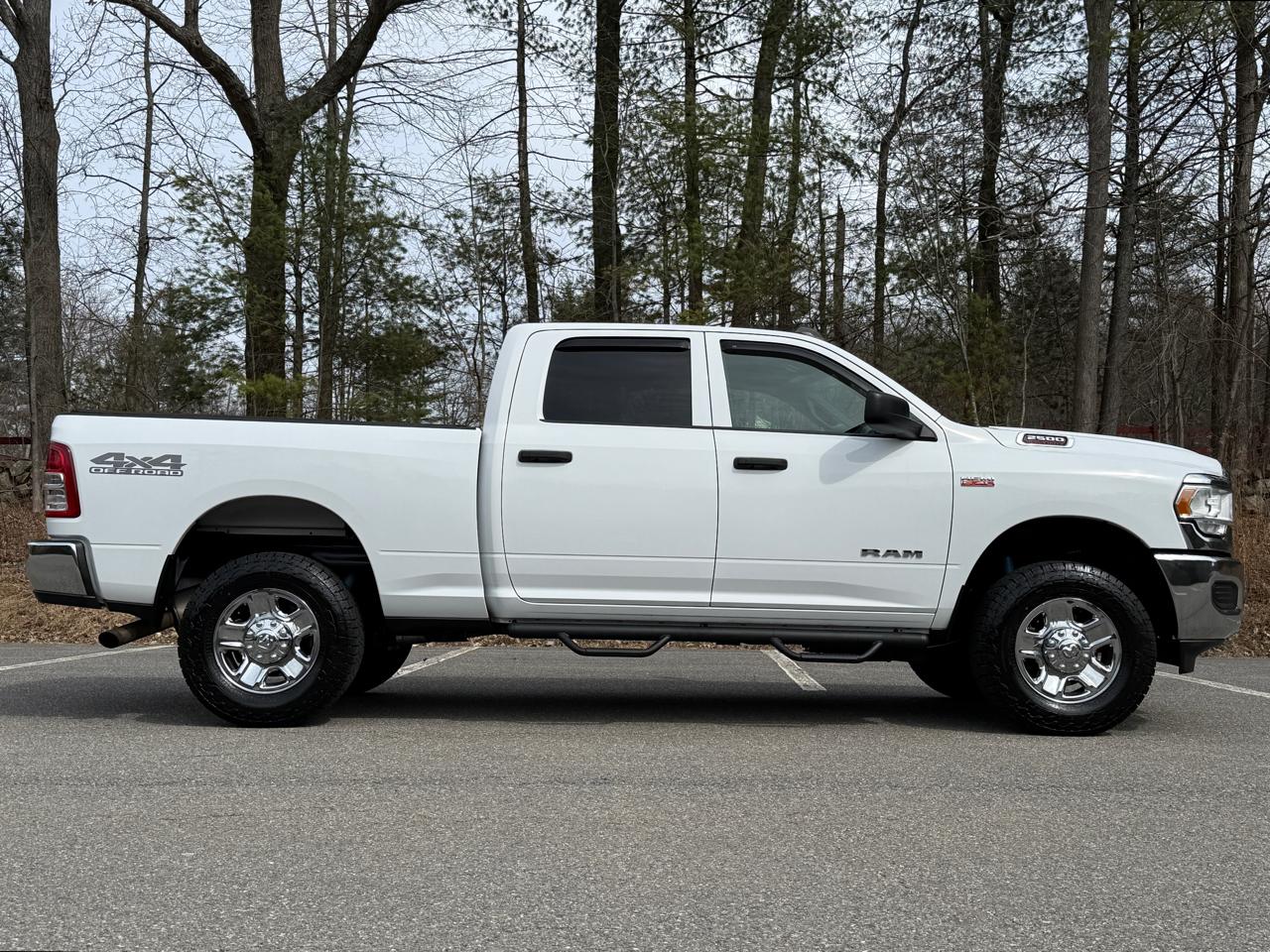 RAM 2500 Tradesman 4x4 Crew Cab 6'4" Box 2021