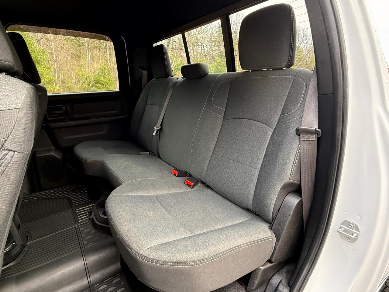 RAM 2500 Tradesman 4x4 Crew Cab 6'4" Box 2021