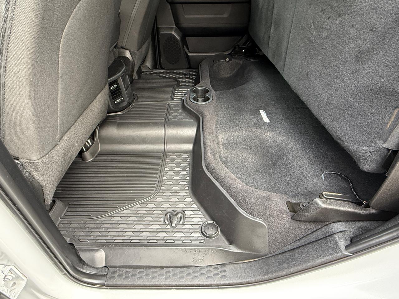 RAM 2500 Tradesman 4x4 Crew Cab 6'4" Box 2021