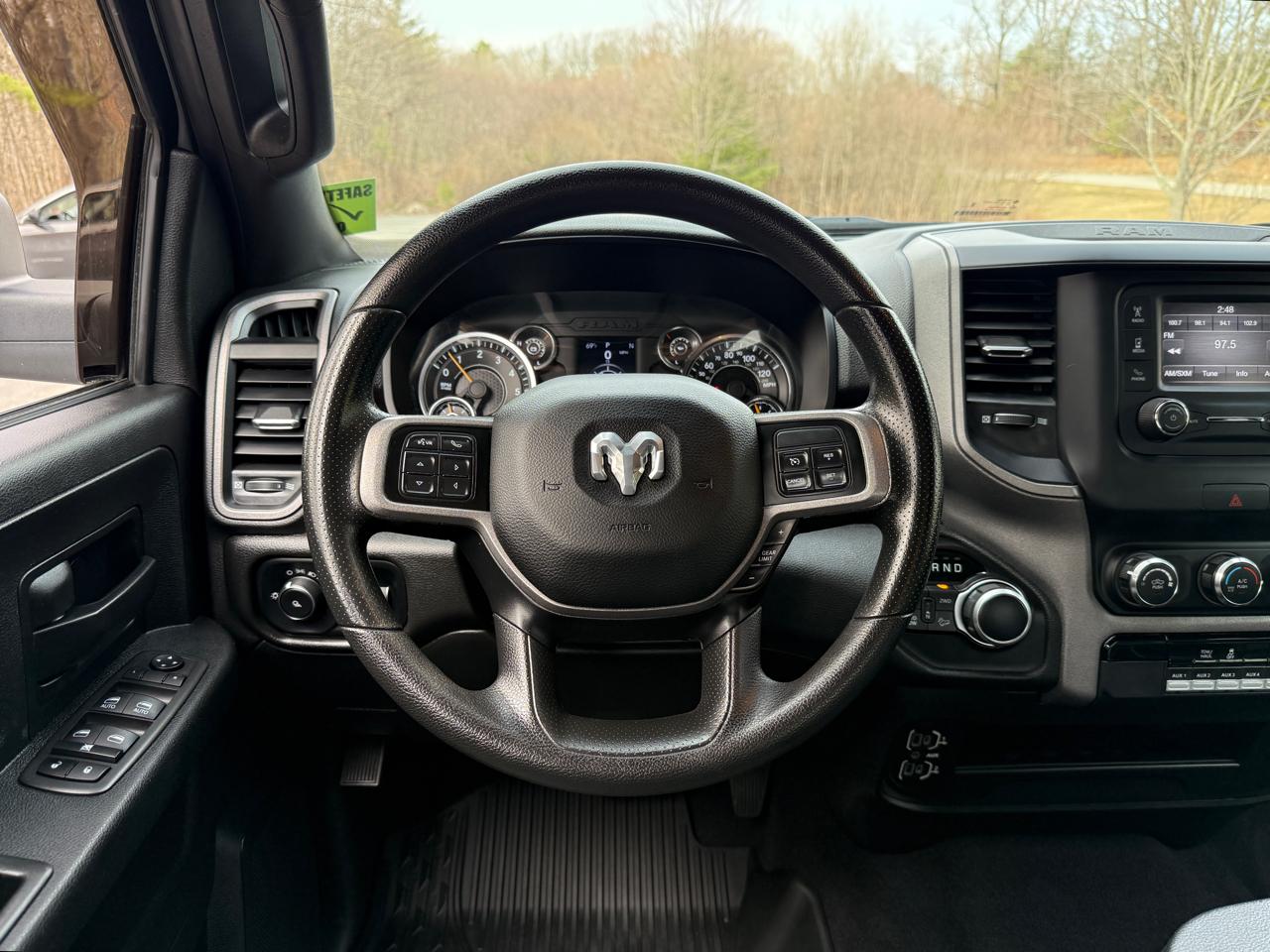 RAM 2500 Tradesman 4x4 Crew Cab 6'4" Box 2021