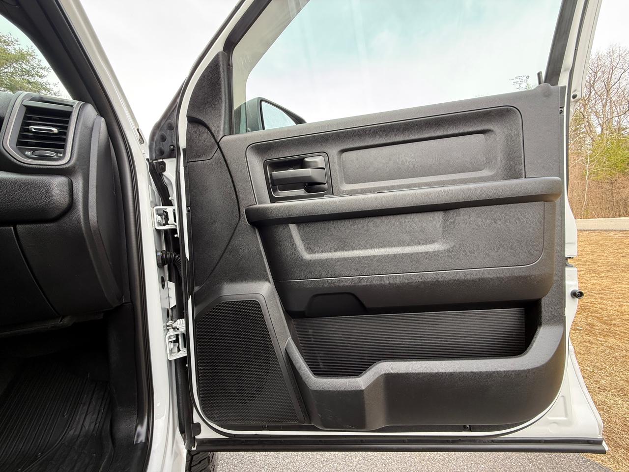 RAM 2500 Tradesman 4x4 Crew Cab 6'4" Box 2021