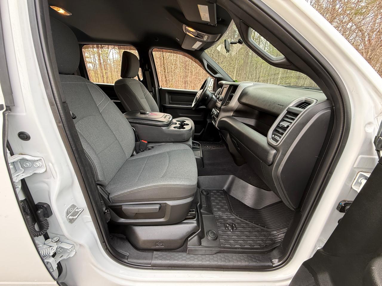 RAM 2500 Tradesman 4x4 Crew Cab 6'4" Box 2021