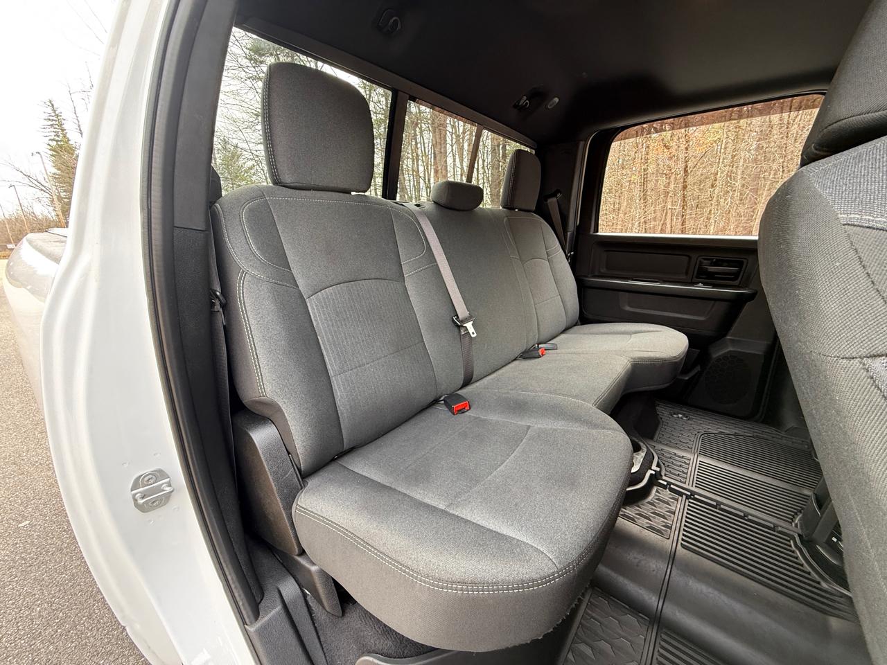 RAM 2500 Tradesman 4x4 Crew Cab 6'4" Box 2021