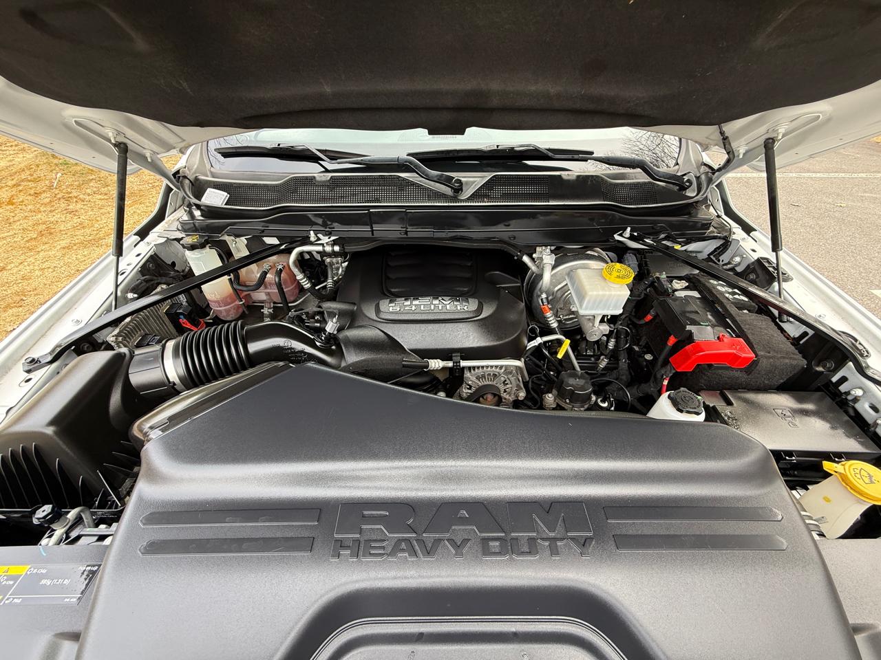 RAM 2500 Tradesman 4x4 Crew Cab 6'4" Box 2021