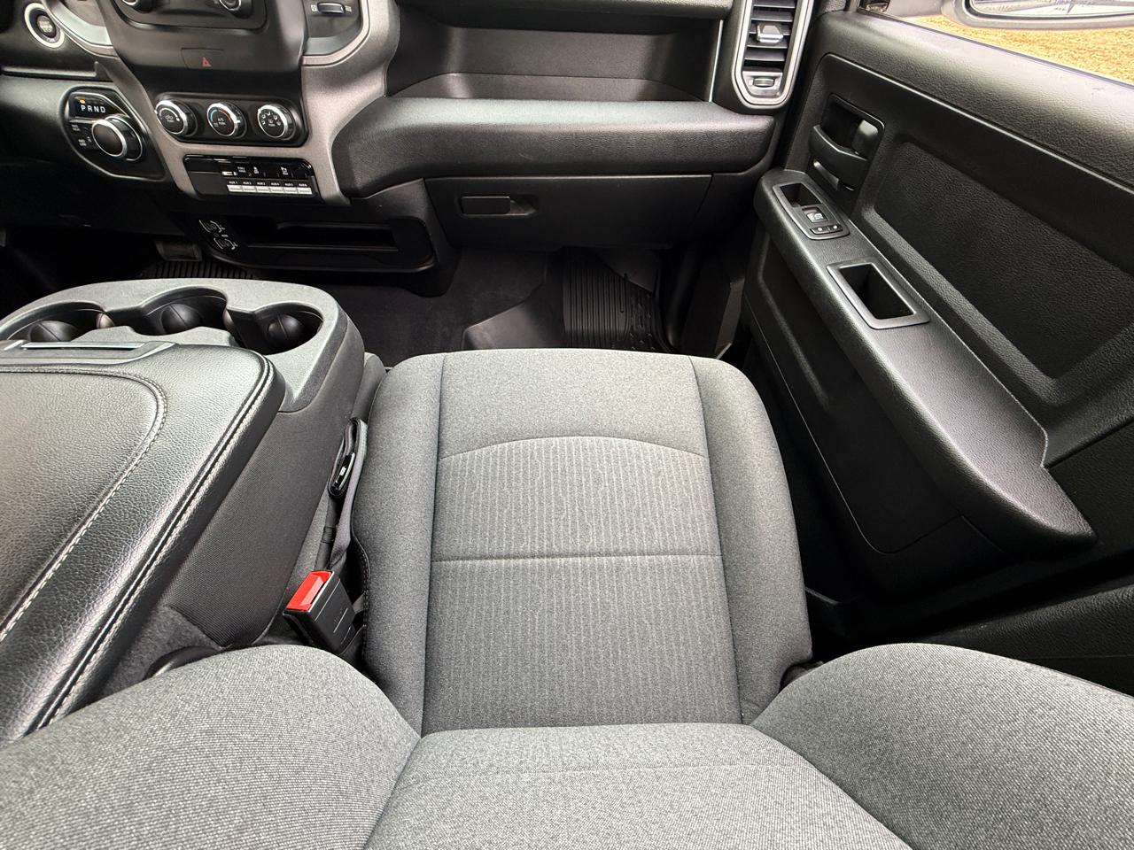 RAM 2500 Tradesman 4x4 Crew Cab 6'4" Box 2021