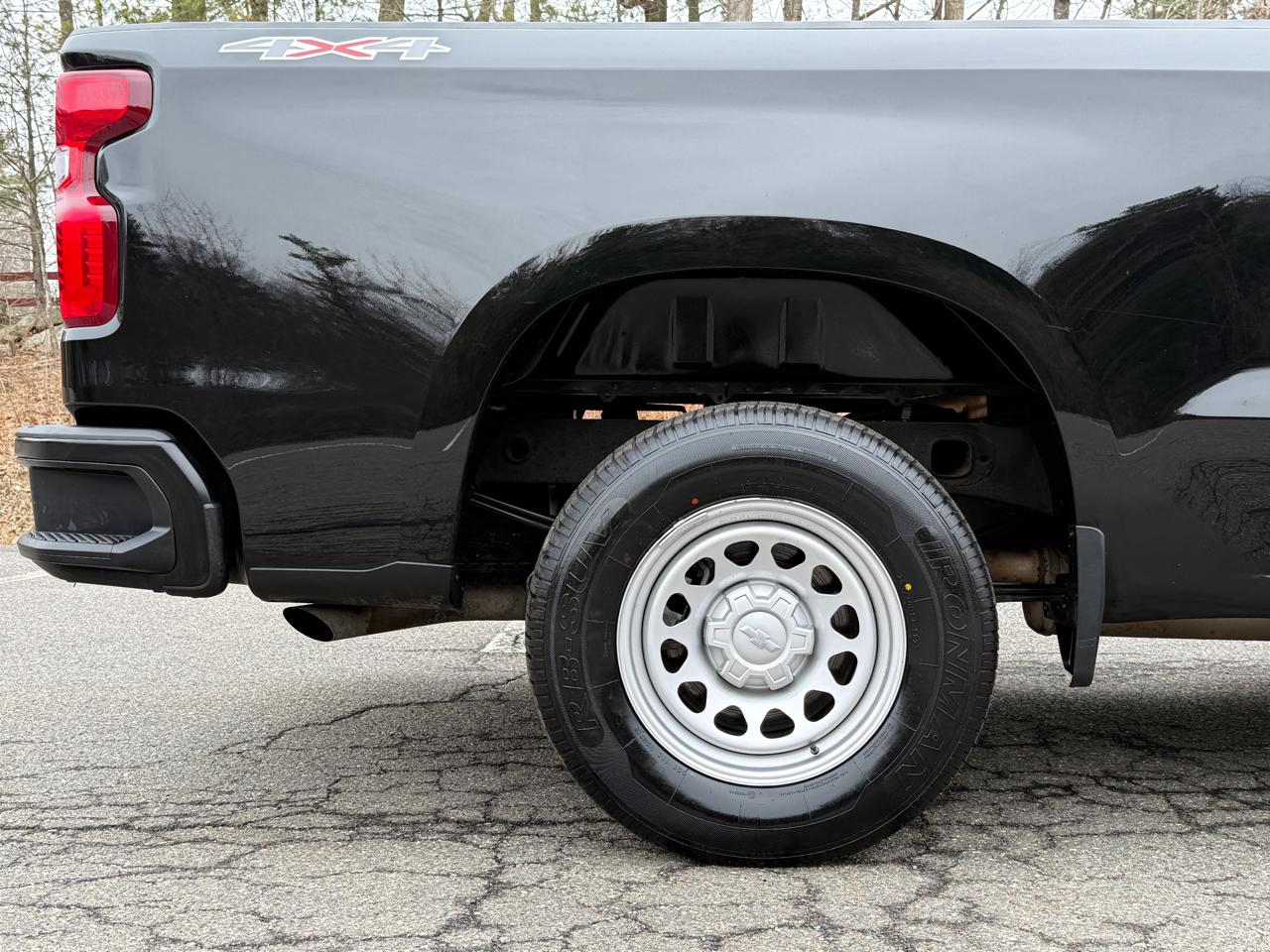Chevrolet Silverado 1500 4WD Reg Cab 140" Work Truck 2023