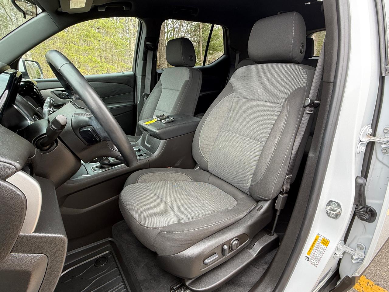 Chevrolet Traverse AWD 4dr LT Cloth w/1LT 2023
