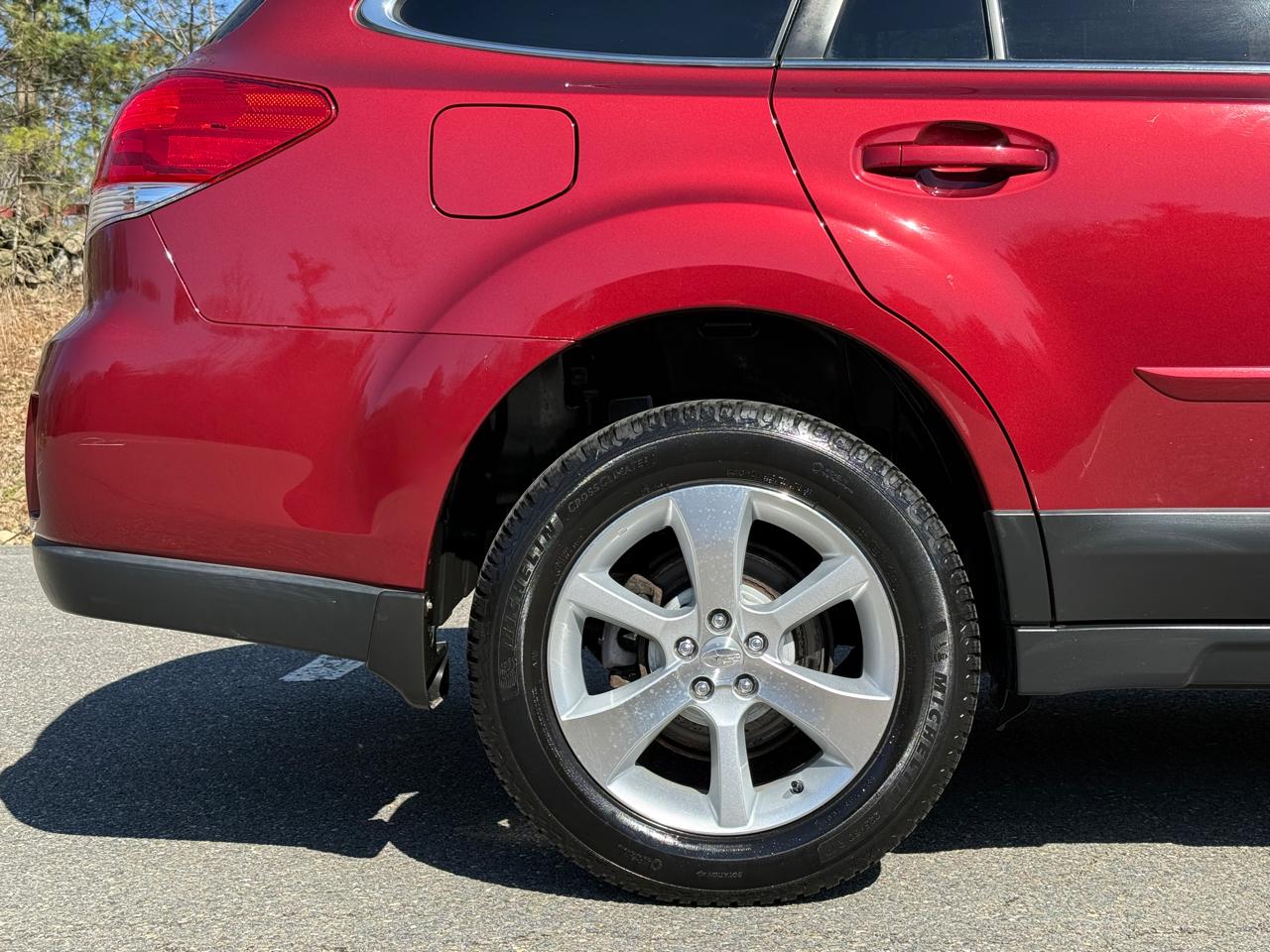 Subaru Outback 4dr Wgn H4 Auto 2.5i Limited 2013