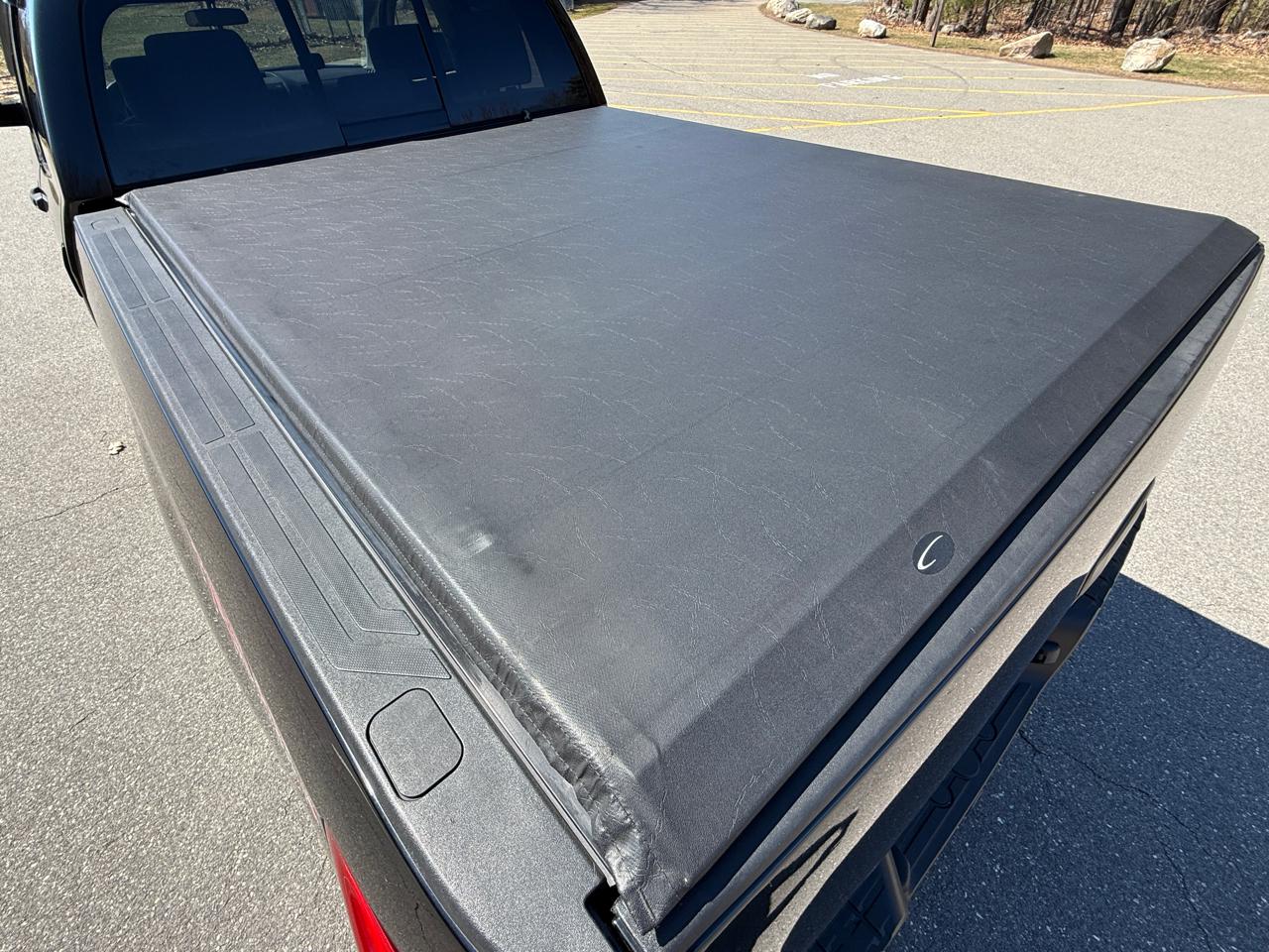 Toyota Tundra 4WD Truck  2011