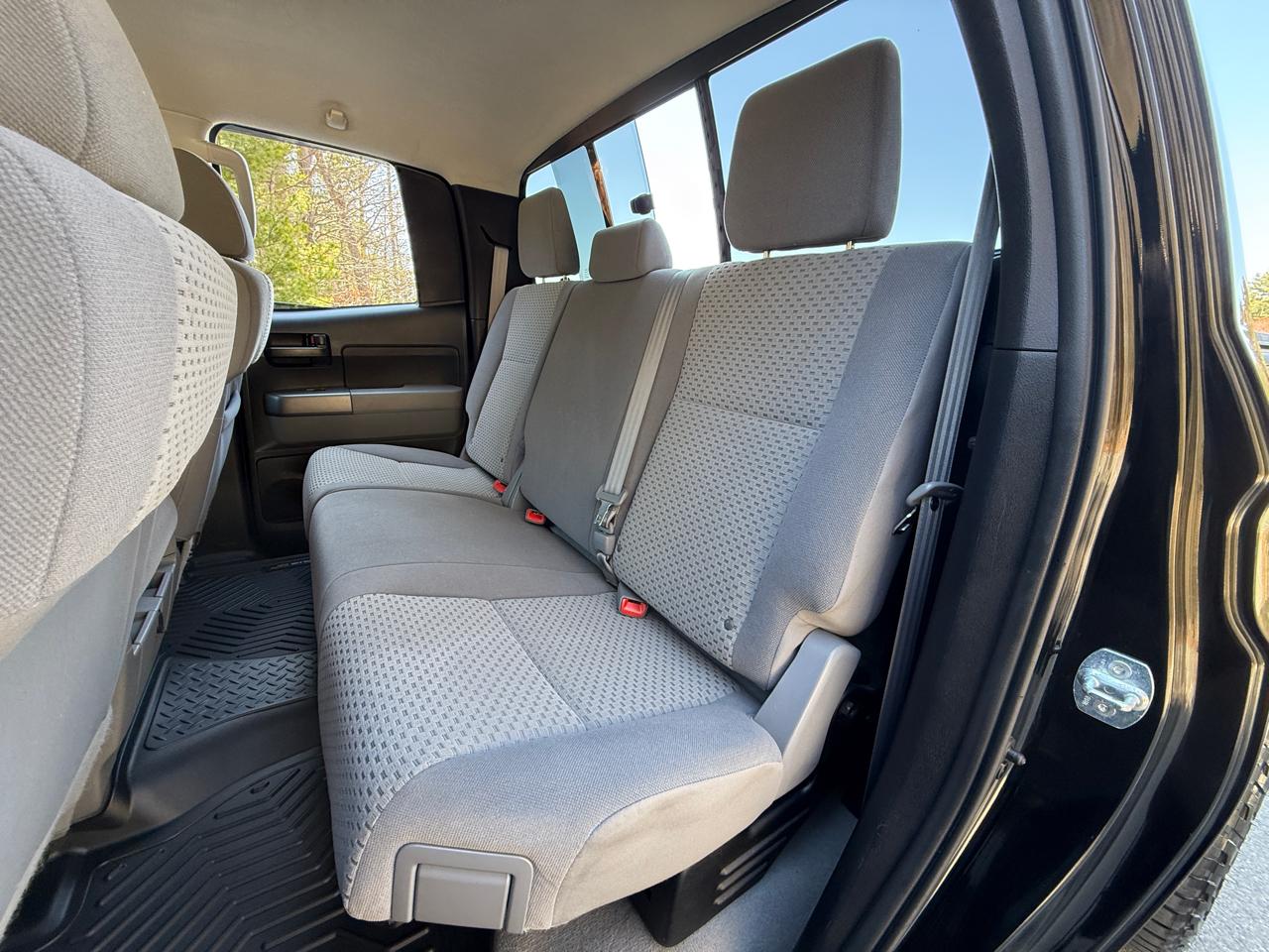 Toyota Tundra 4WD Truck  2011