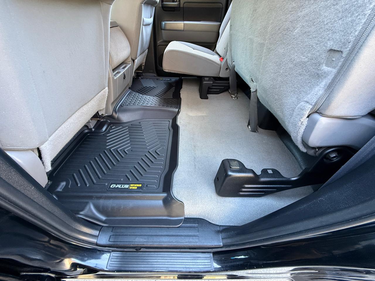 Toyota Tundra 4WD Truck  2011