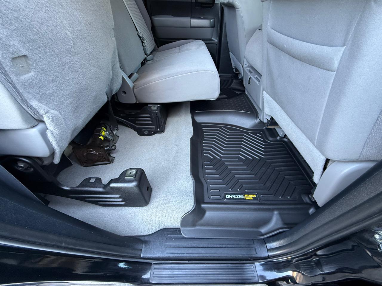 Toyota Tundra 4WD Truck  2011