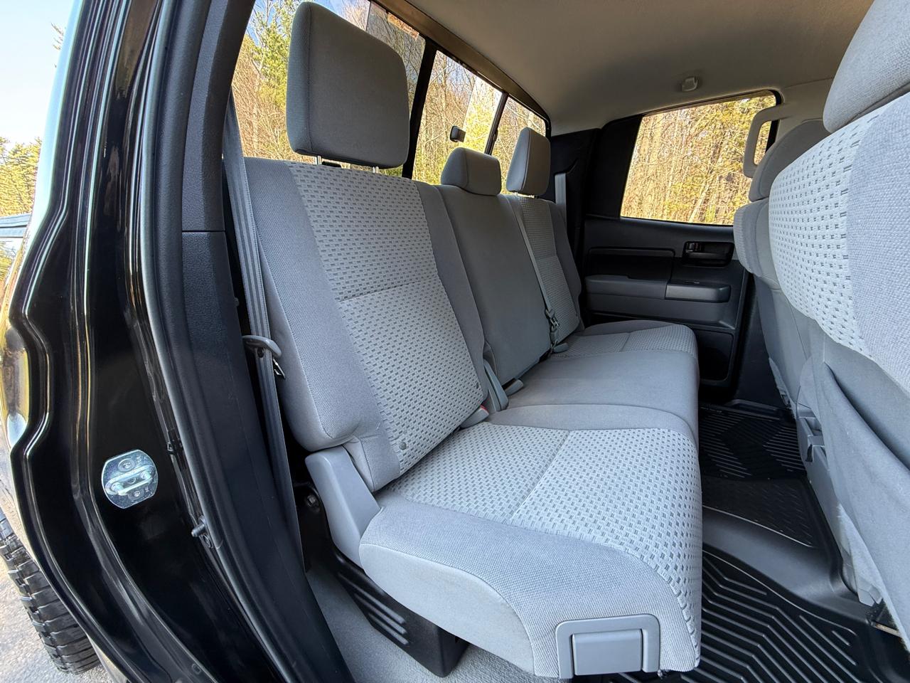 Toyota Tundra 4WD Truck  2011