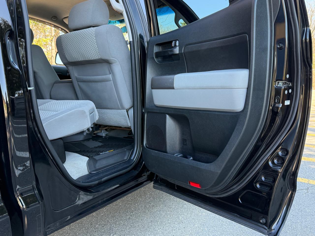 Toyota Tundra 4WD Truck  2011