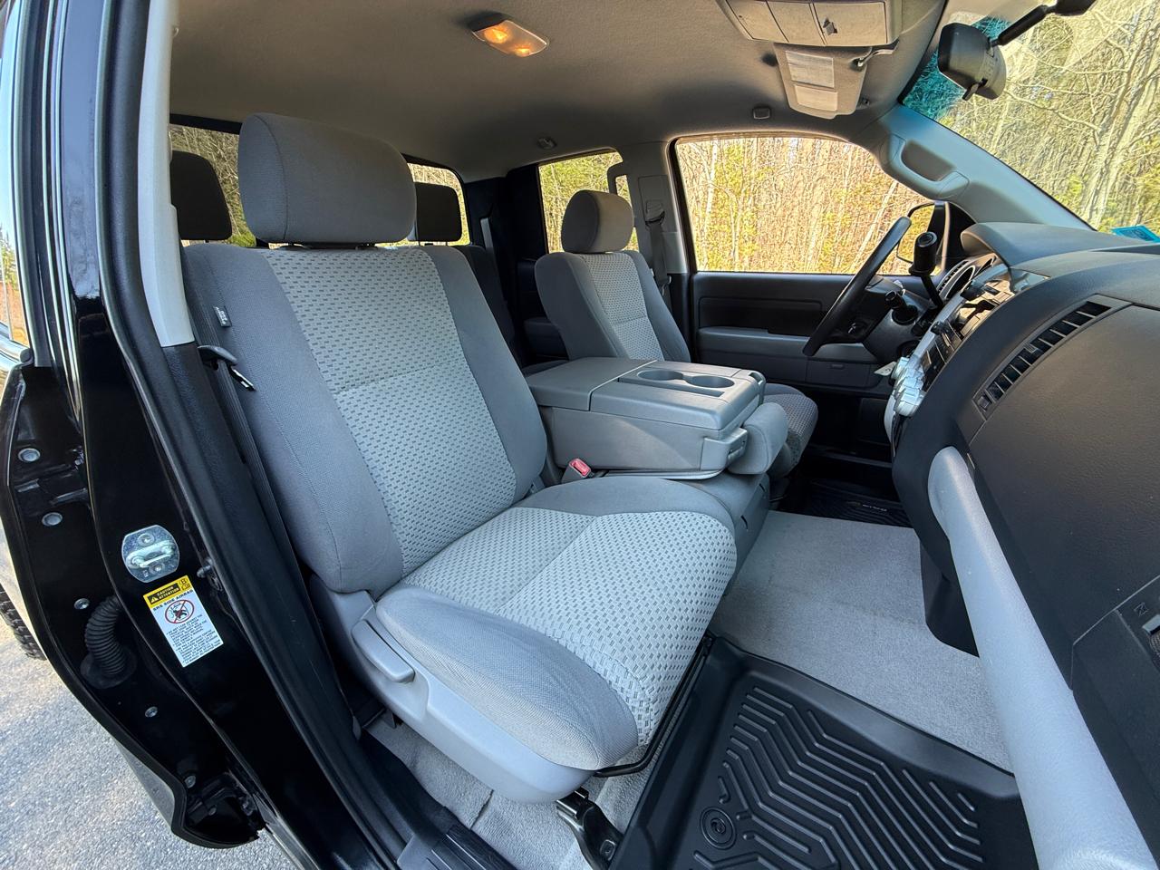 Toyota Tundra 4WD Truck  2011