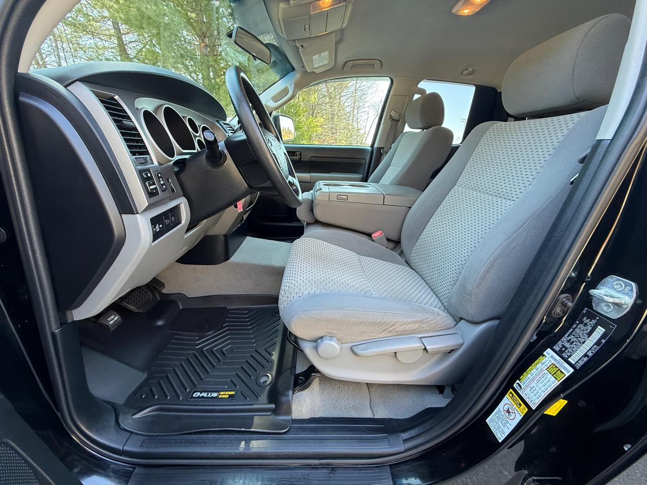 Toyota Tundra 4WD Truck  2011