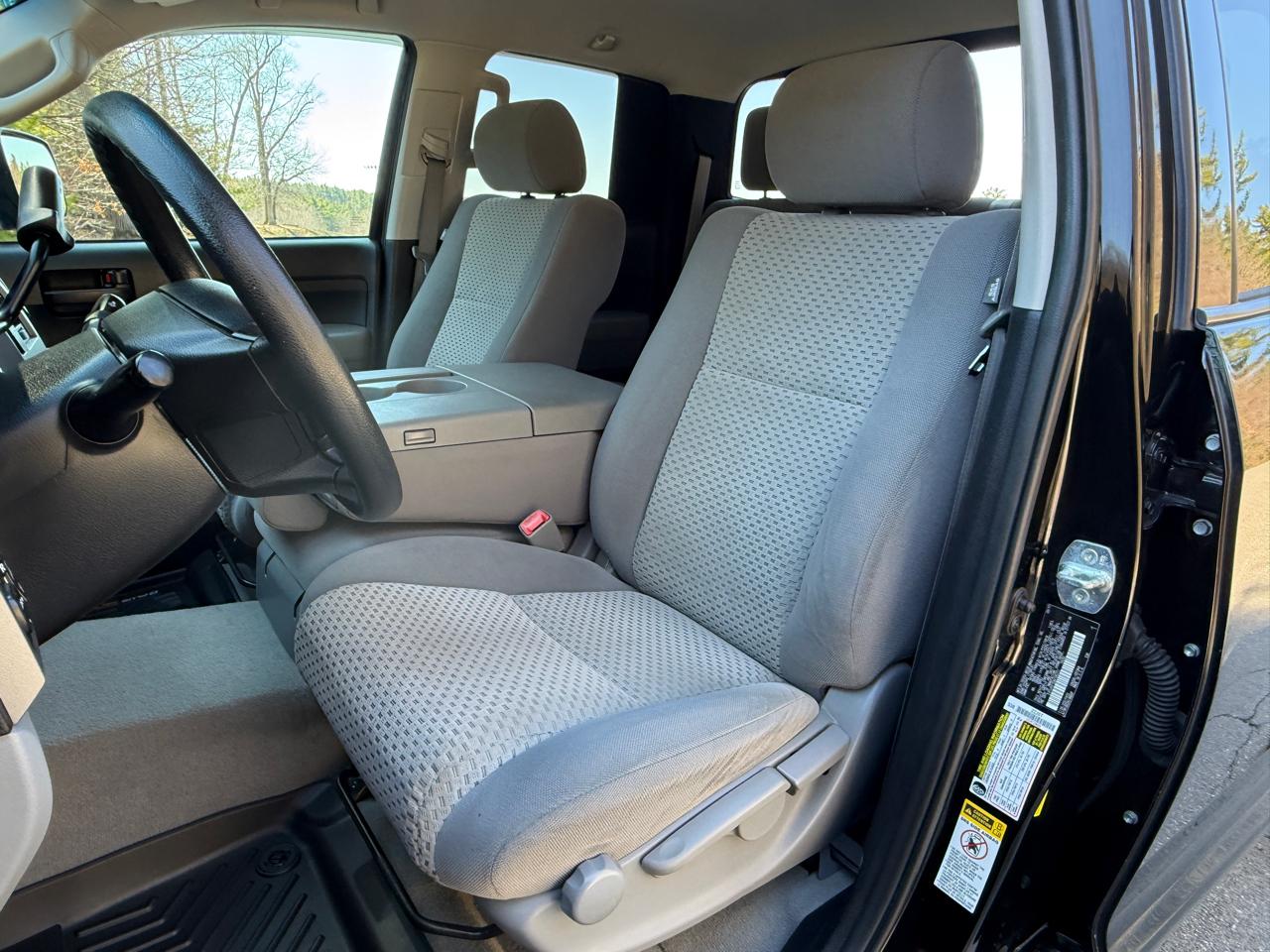 Toyota Tundra 4WD Truck  2011