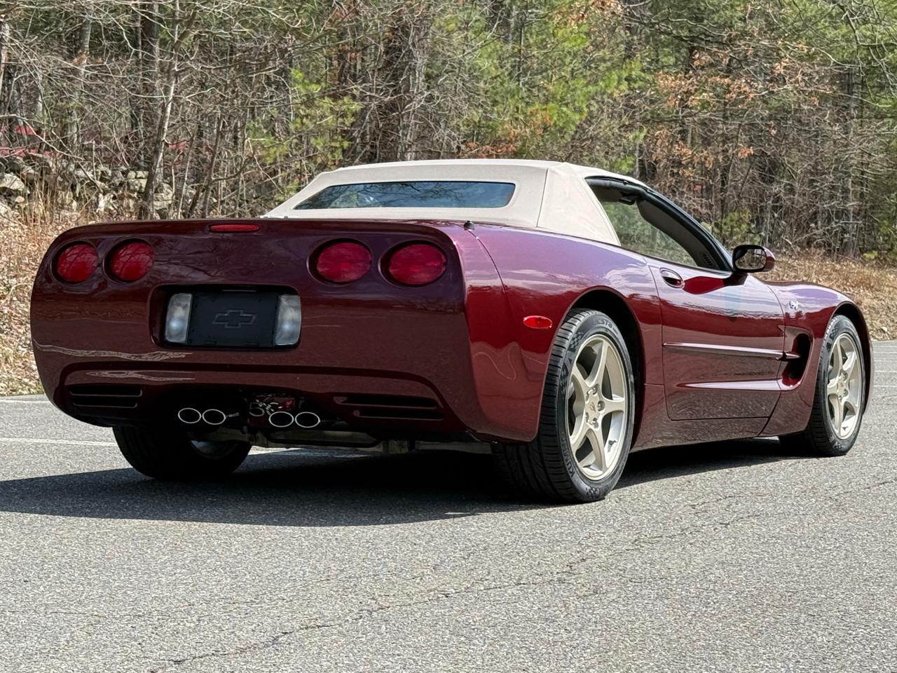 Chevrolet Corvette 2dr Convertible 2003