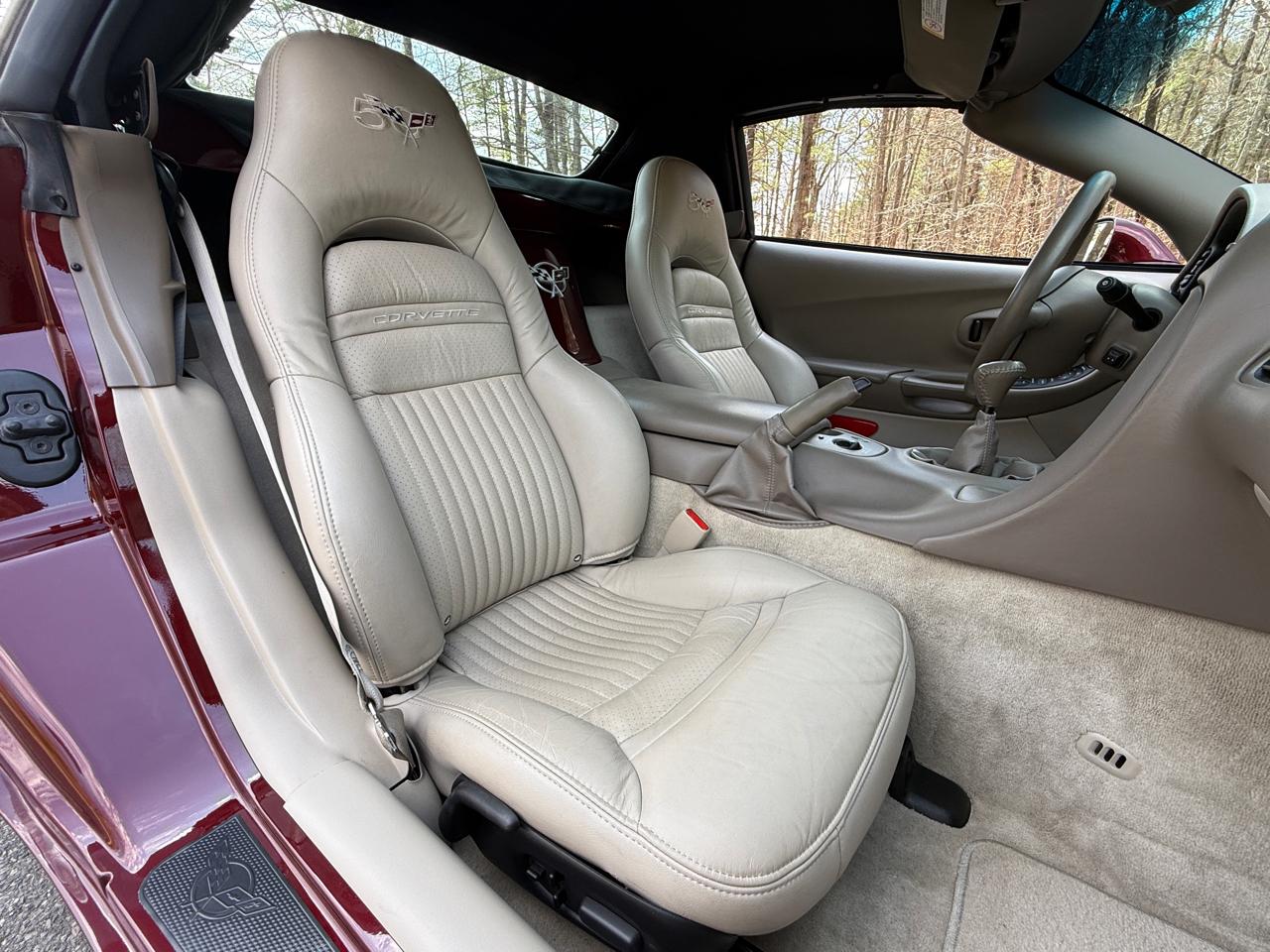 Chevrolet Corvette 2dr Convertible 2003