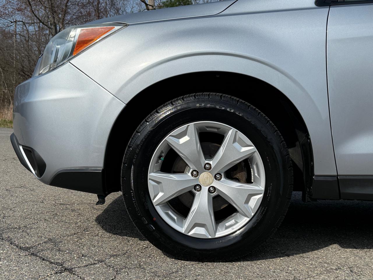 Subaru Forester 4dr CVT 2.5i PZEV 2015