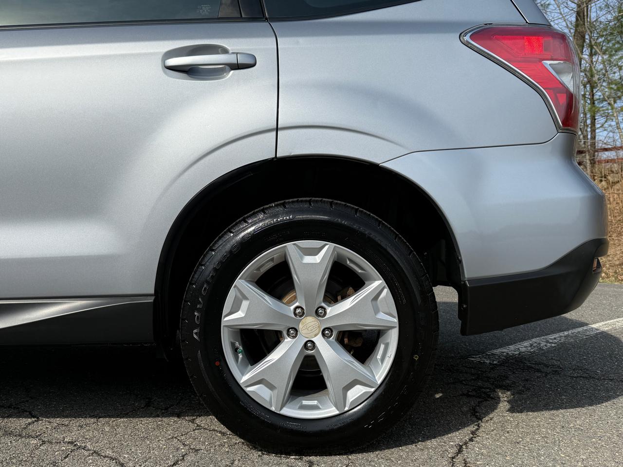 Subaru Forester 4dr CVT 2.5i PZEV 2015