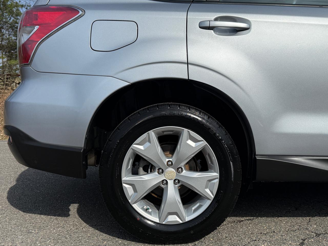 Subaru Forester 4dr CVT 2.5i PZEV 2015