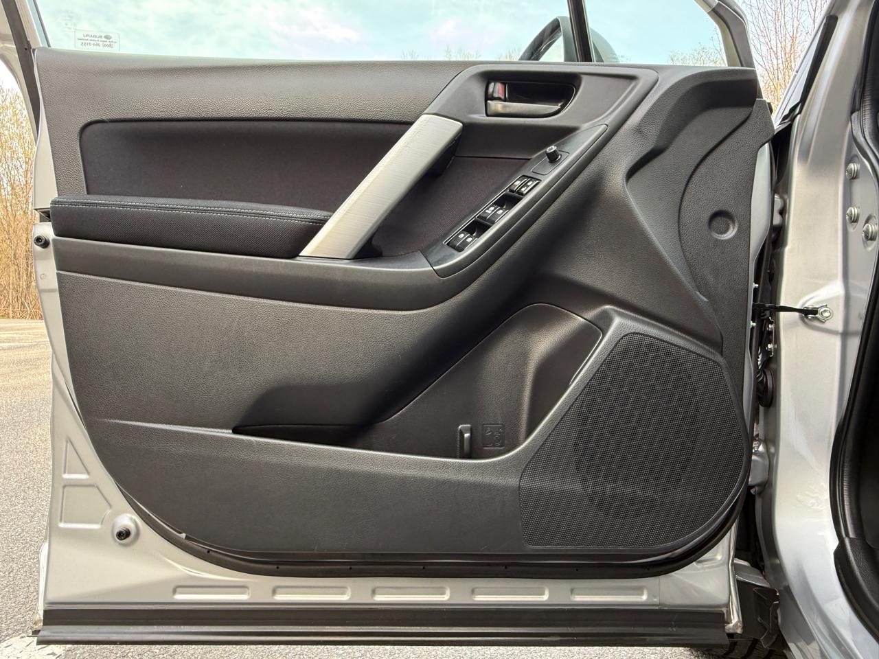 Subaru Forester 4dr CVT 2.5i PZEV 2015