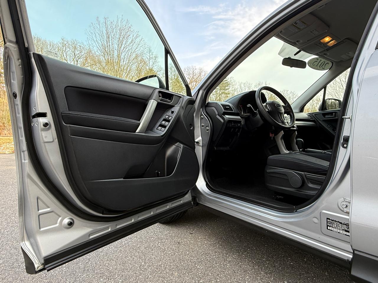 Subaru Forester 4dr CVT 2.5i PZEV 2015