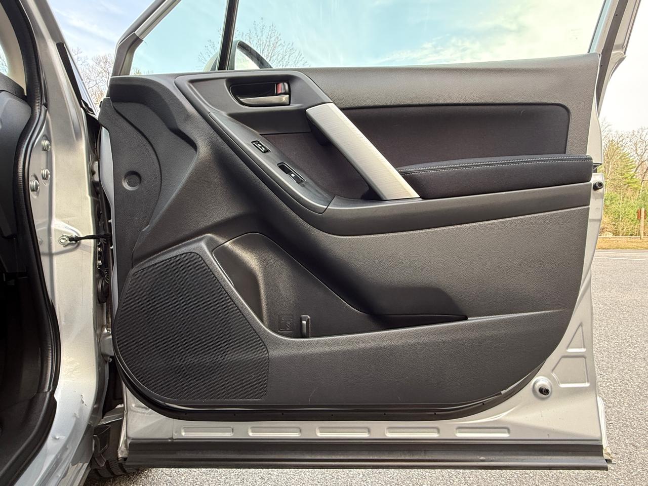 Subaru Forester 4dr CVT 2.5i PZEV 2015