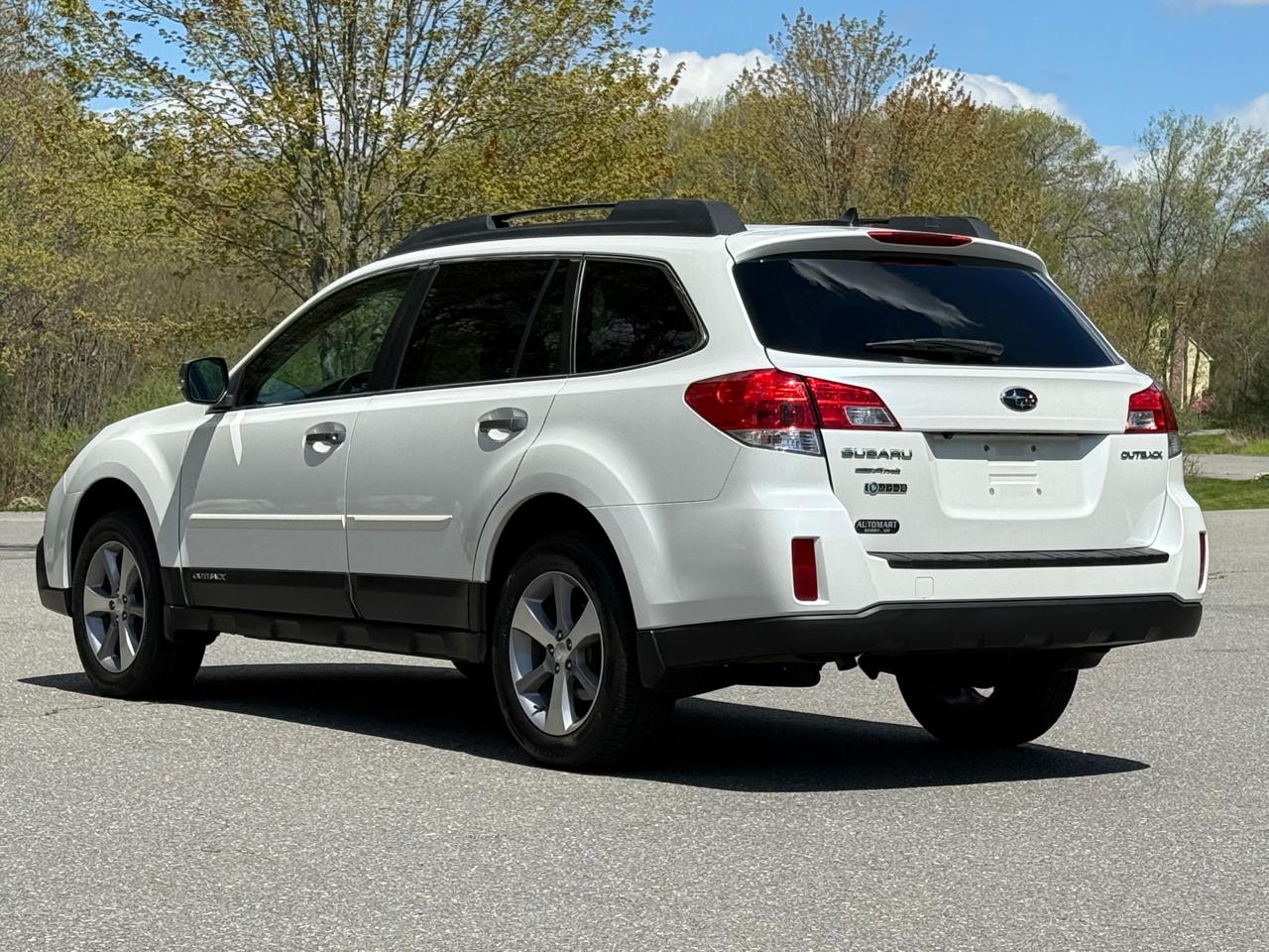 Subaru Outback 4dr Wgn H4 Auto 2.5i Limited 2014
