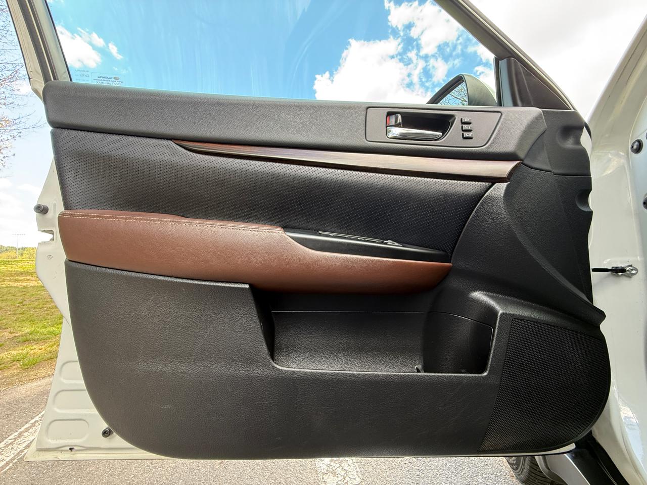 Subaru Outback 4dr Wgn H4 Auto 2.5i Limited 2014