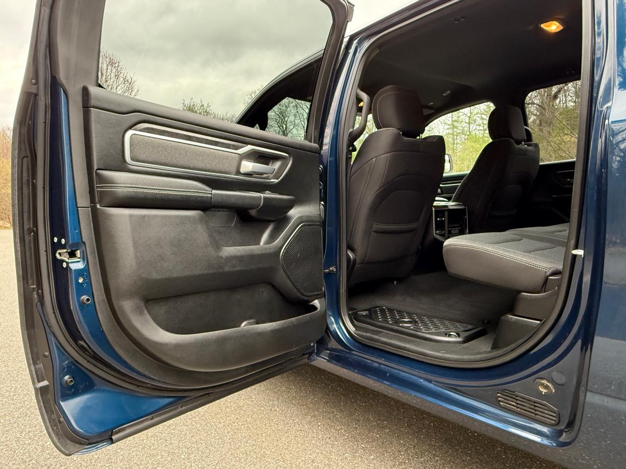 RAM 1500 Big Horn/Lone Star 4x4 Crew Cab 5'7" Box 2019