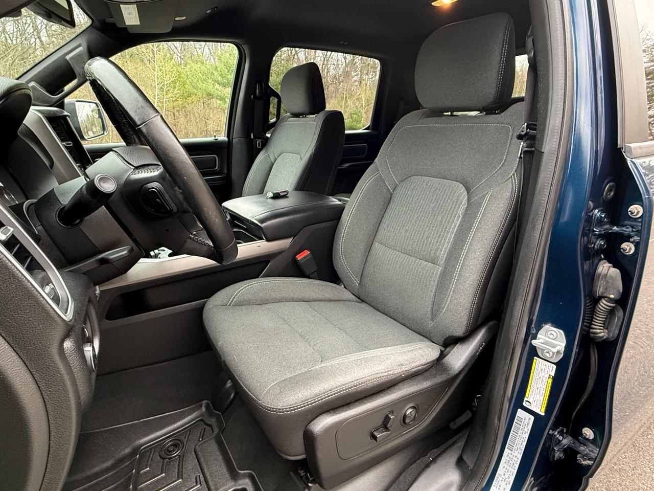 RAM 1500 Big Horn/Lone Star 4x4 Crew Cab 5'7" Box 2019