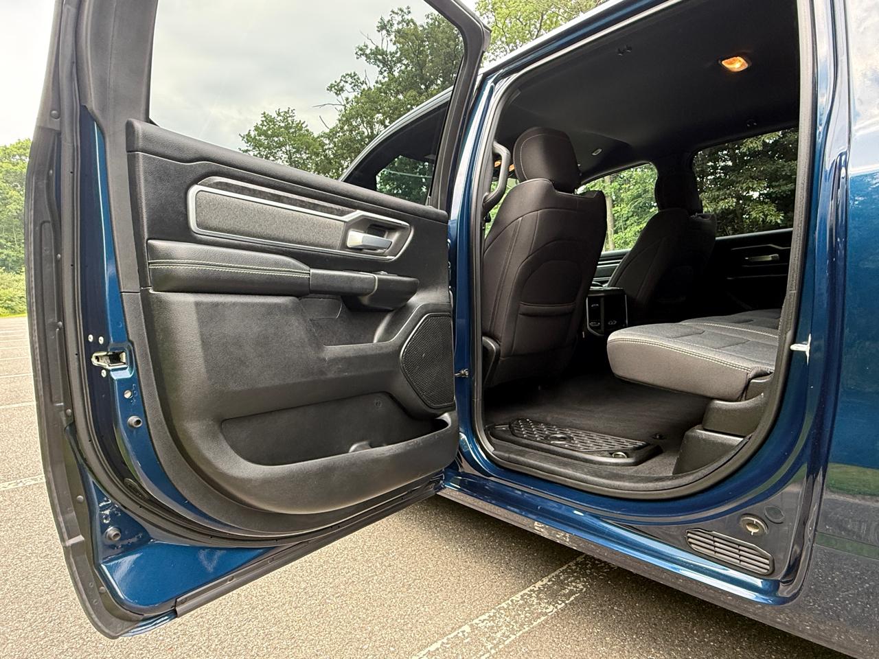 RAM 1500 Big Horn/Lone Star 4x4 Crew Cab 5'7" Box 2019