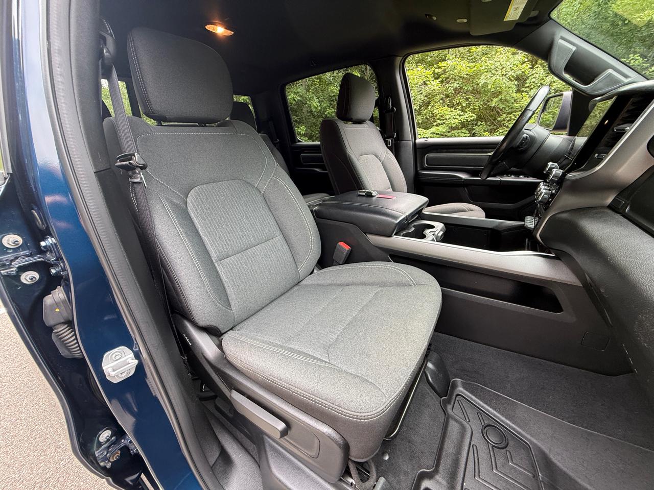 RAM 1500 Big Horn/Lone Star 4x4 Crew Cab 5'7" Box 2019