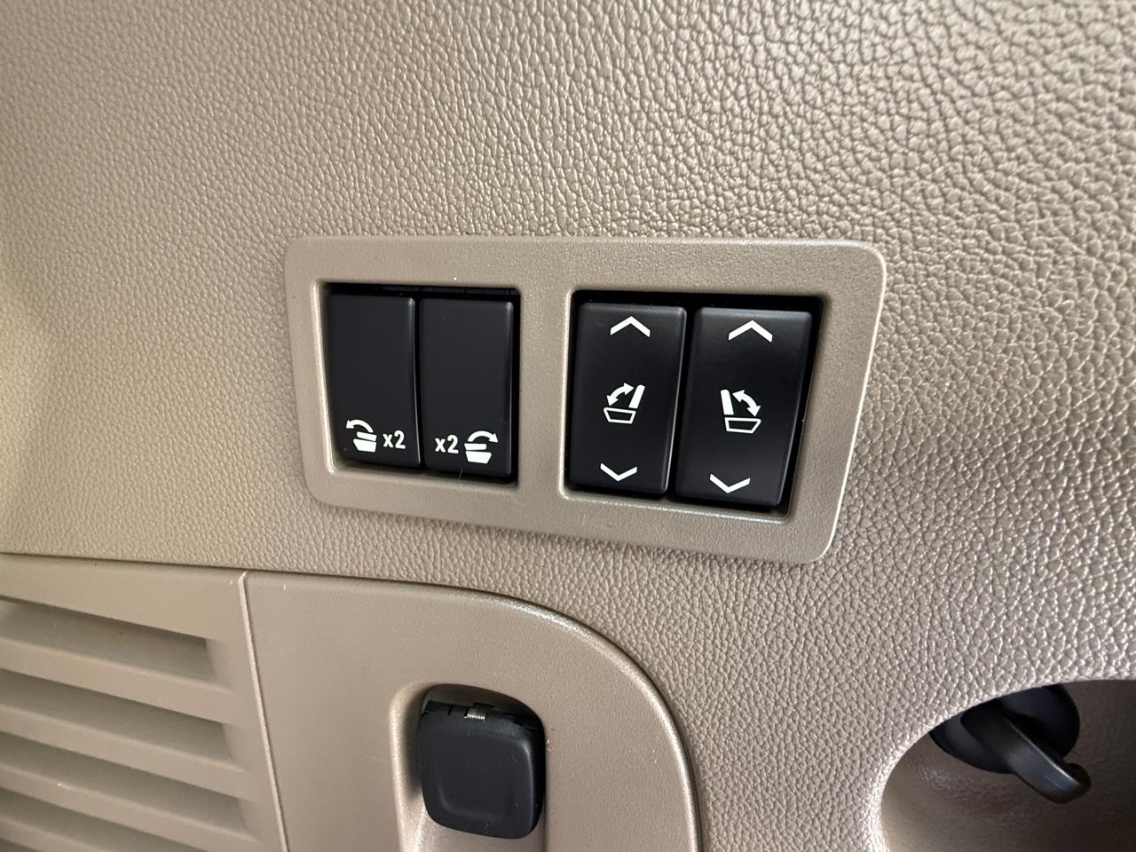 Chevrolet Tahoe 4WD 4dr LT 2019