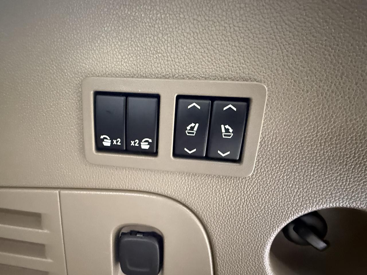 Chevrolet Tahoe 4WD 4dr LT 2019