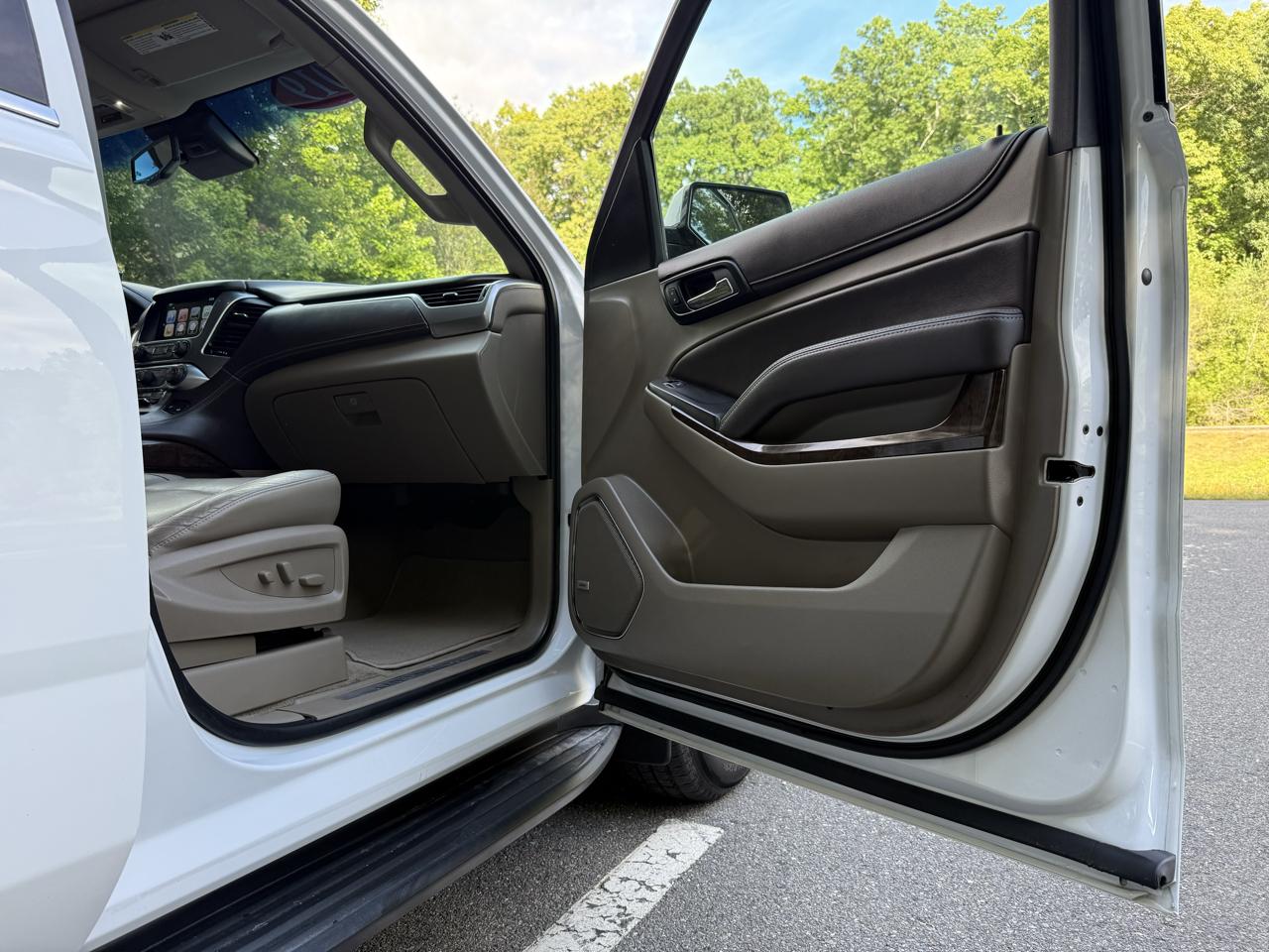 Chevrolet Tahoe 4WD 4dr LT 2019