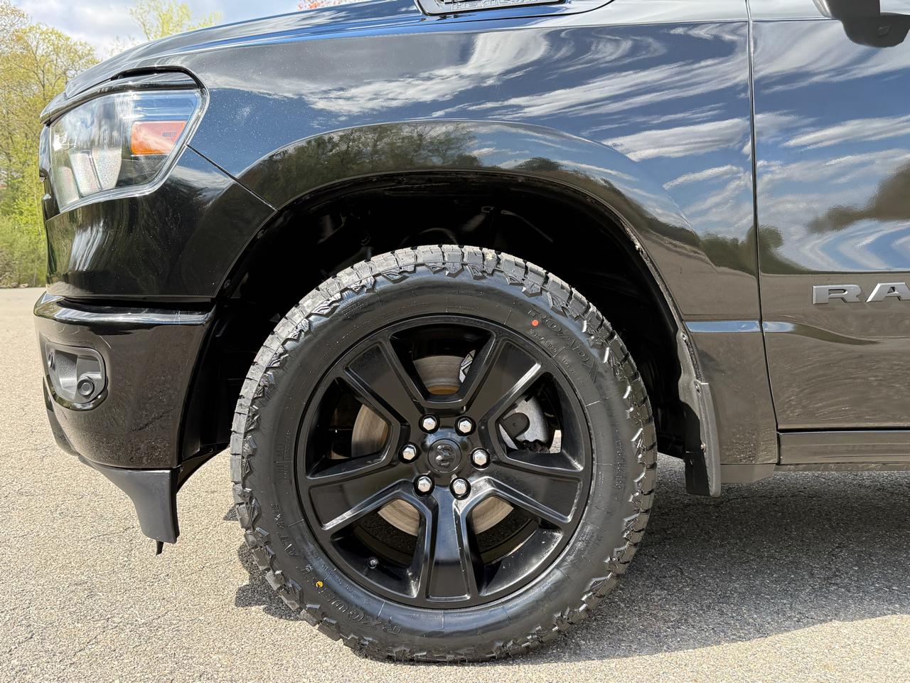 RAM 1500 Big Horn 4x4 Crew Cab 5'7" Box 2020