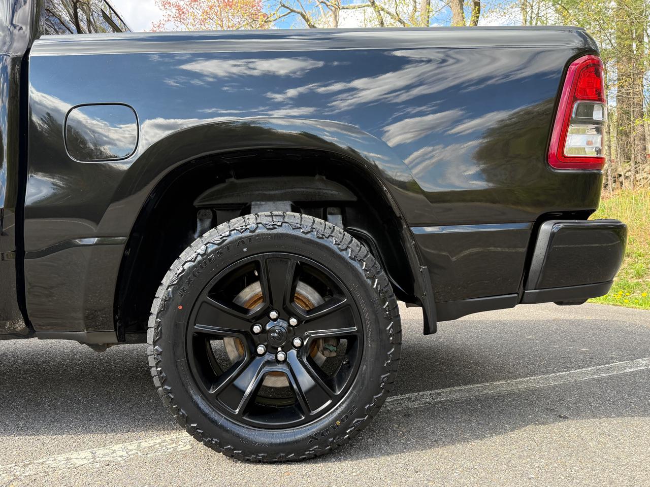 RAM 1500 Big Horn 4x4 Crew Cab 5'7" Box 2020