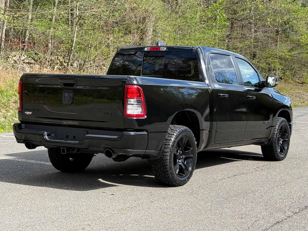 RAM 1500 Big Horn 4x4 Crew Cab 5'7" Box 2020