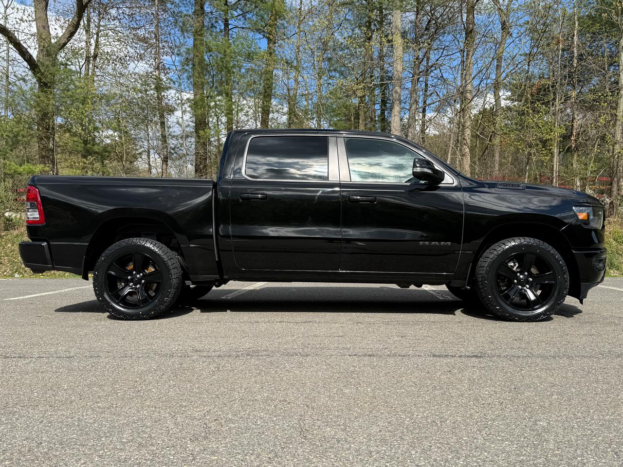 RAM 1500 Big Horn 4x4 Crew Cab 5'7" Box 2020