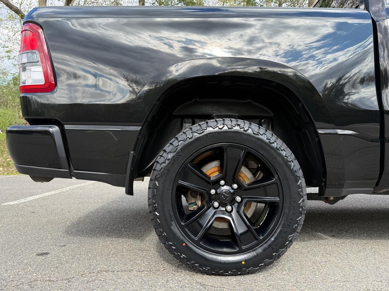 RAM 1500 Big Horn 4x4 Crew Cab 5'7" Box 2020