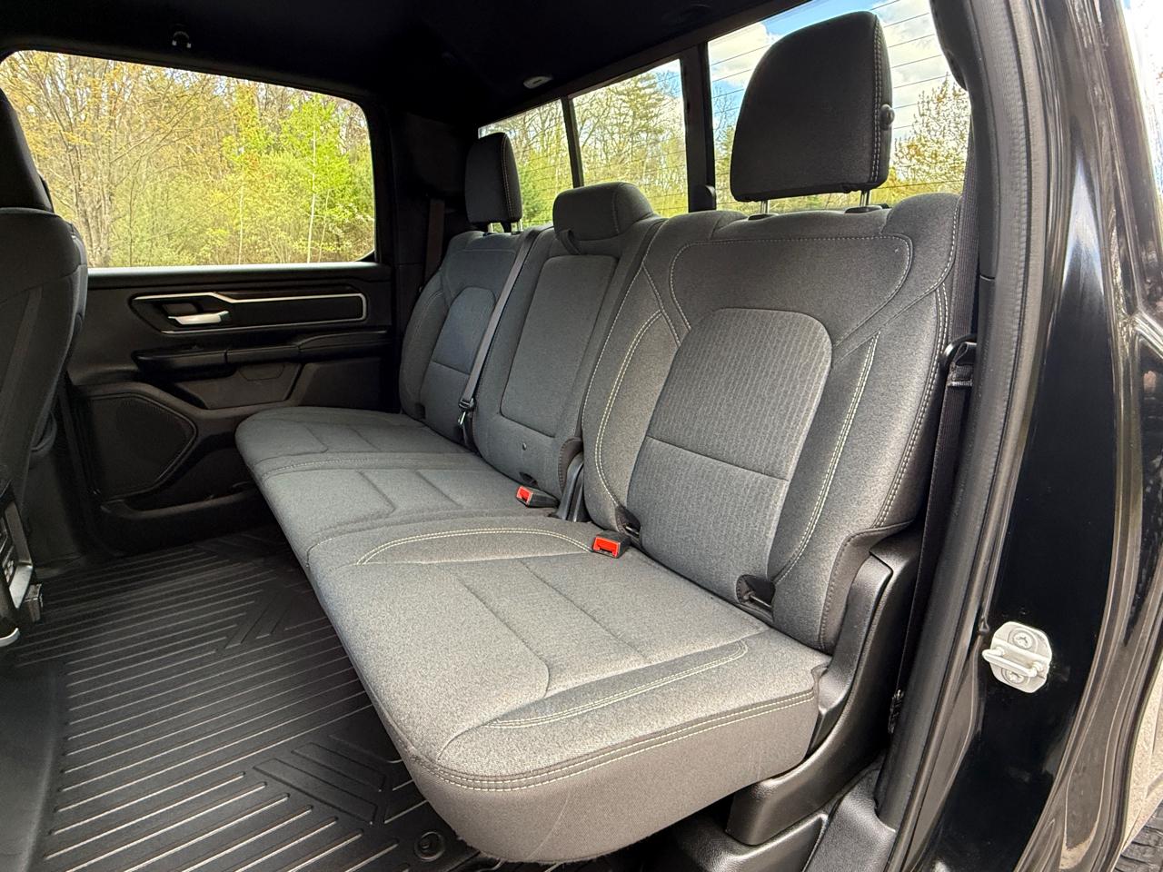 RAM 1500 Big Horn 4x4 Crew Cab 5'7" Box 2020
