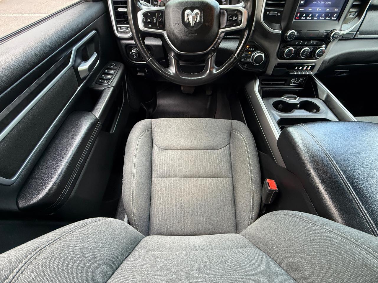 RAM 1500 Big Horn 4x4 Crew Cab 5'7" Box 2020