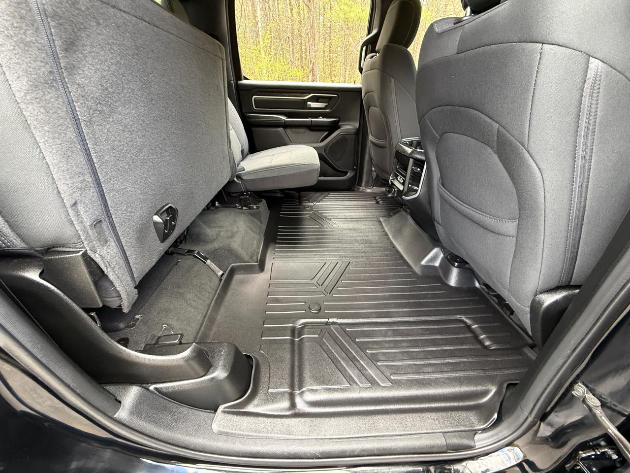 RAM 1500 Big Horn 4x4 Crew Cab 5'7" Box 2020