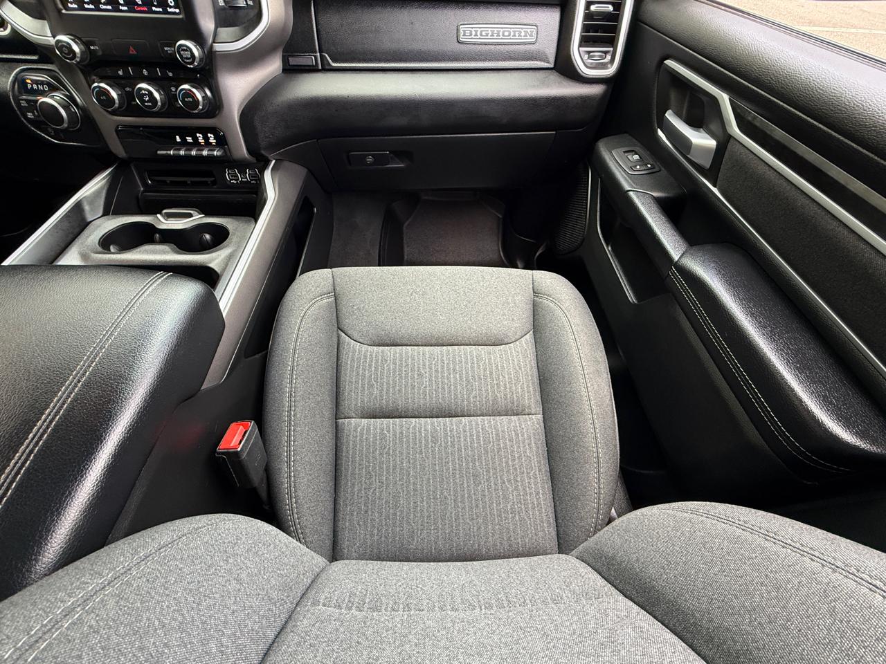 RAM 1500 Big Horn 4x4 Crew Cab 5'7" Box 2020