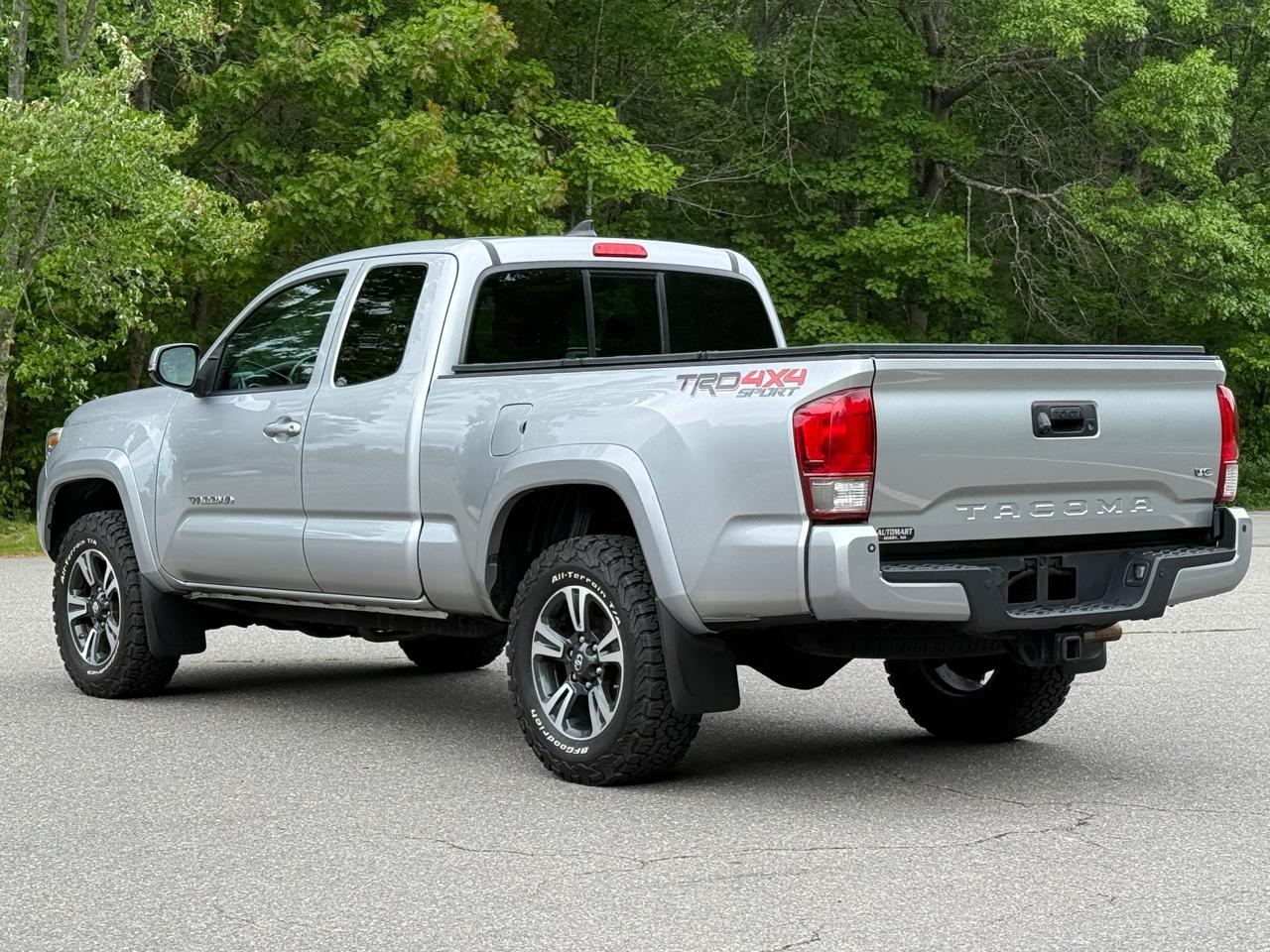 Toyota Tacoma 4WD Access Cab V6 AT TRD Off Road (Natl) 2016