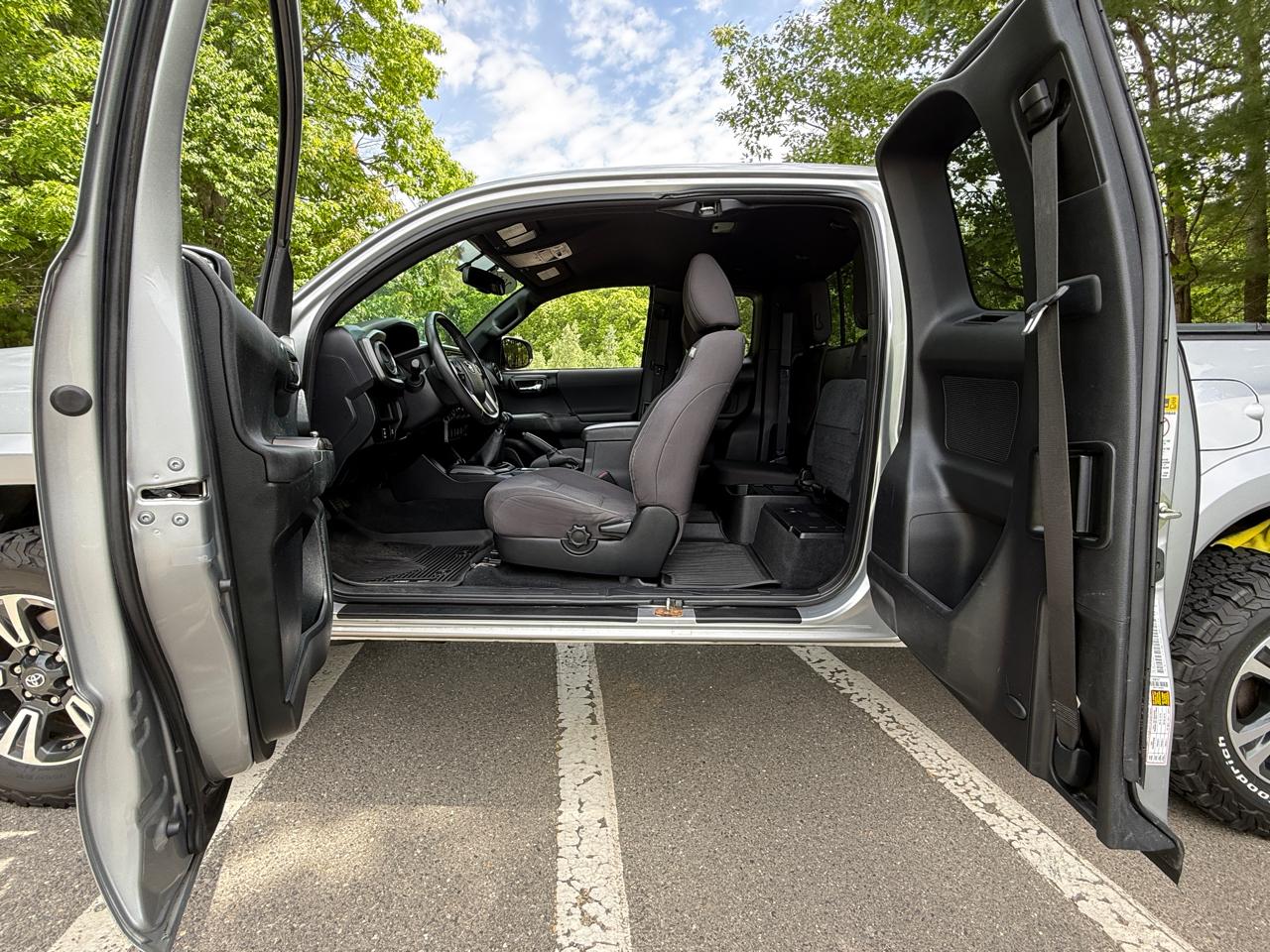 Toyota Tacoma 4WD Access Cab V6 AT TRD Off Road (Natl) 2016